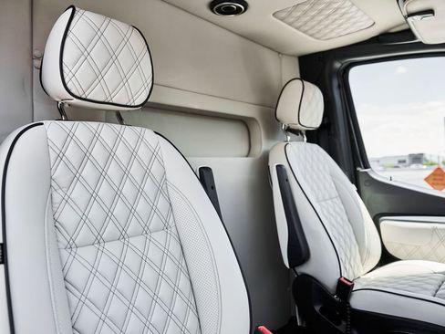 Used 2024 Mercedes-Benz Sprinter 3500 w/ Parking Package image 39