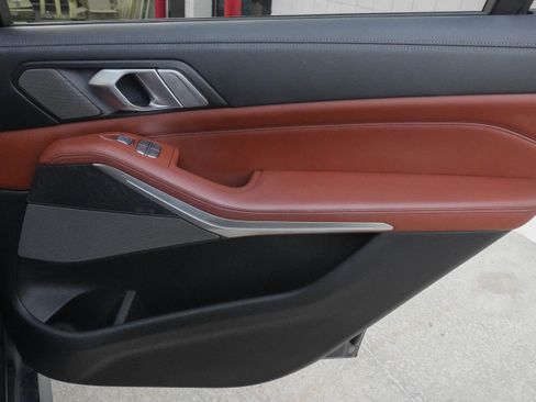 Used 2020 BMW X7 xDrive40i w/ M Sport Package AWD/4WD image 31
