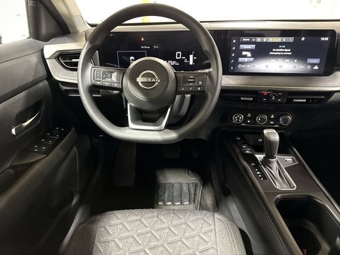Used 2025 Nissan Kicks SV w/ Charging Package AWD/4WD image 11