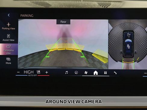 Used 2024 BMW X7 xDrive40i w/ M Sport Package image 7