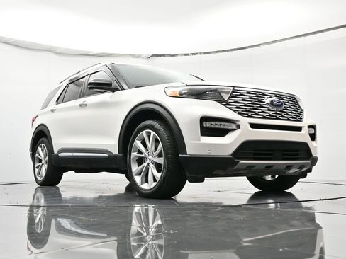 Certified 2023 Ford Explorer Platinum w/ Technology Package image 40