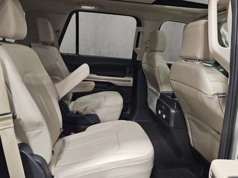 Used 2023 Ford Expedition Platinum AWD/4WD image 21