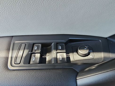 Used 2024 Volkswagen Tiguan S image 28