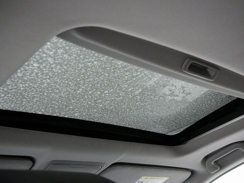 Used 2022 Honda CR-V EX-L image 4