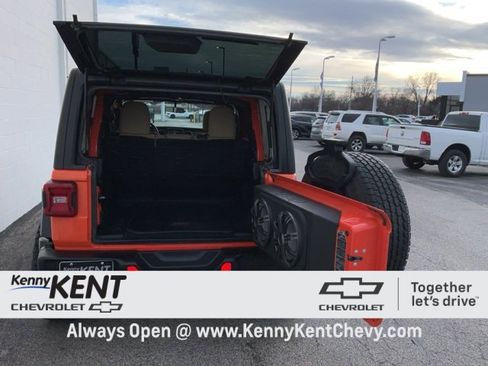 Used 2018 Jeep Wrangler Unlimited Sport S image 8
