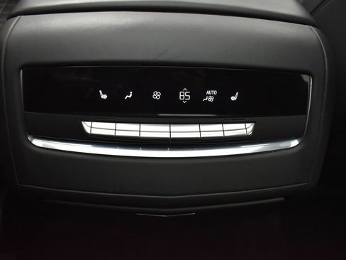 Used 2022 Cadillac Escalade Sport Platinum image 34