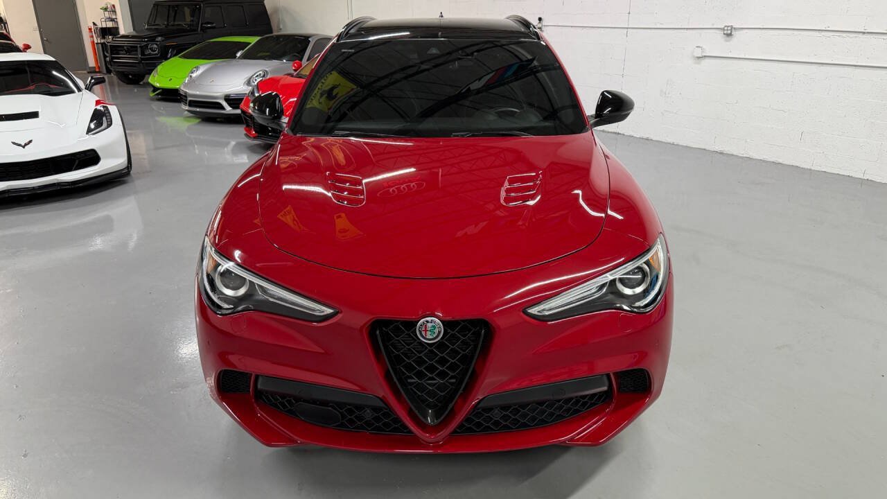 Used 2022 Alfa Romeo Stelvio Quadrifoglio w/ Active Assist Plus Package AWD/4WD image 27