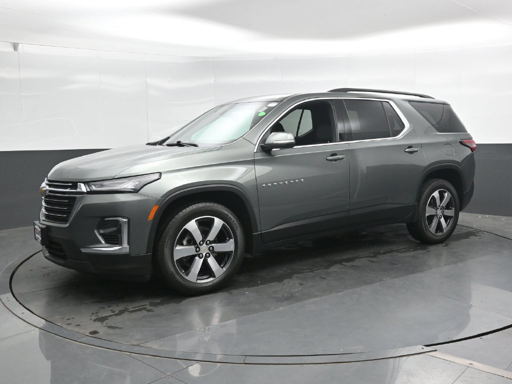 Used 2022 Chevrolet Traverse LT w/ LT Premium Package AWD/4WD image 7
