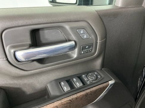 Used 2022 GMC Sierra 2500 Denali w/ Denali Black Diamond Edition image 17