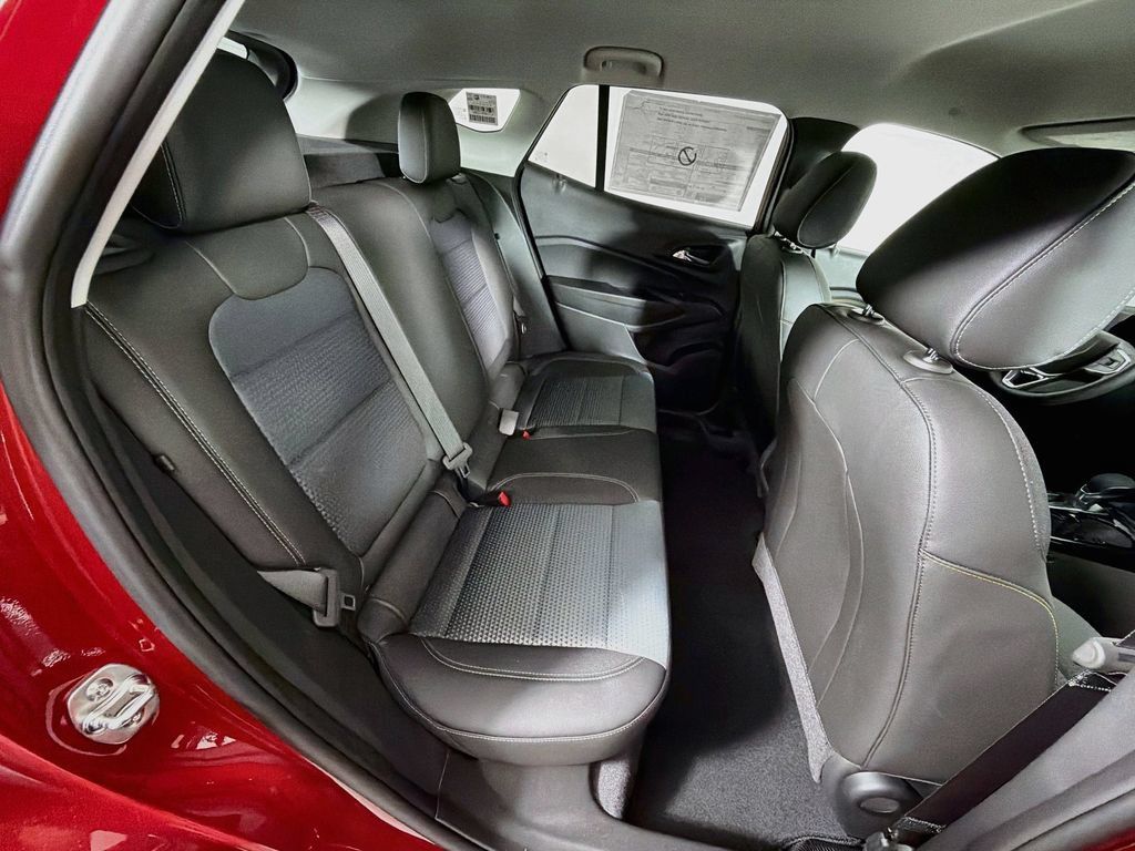 New 2026 Chevrolet Trax LT w/ Driver Confidence Package FWD image 24