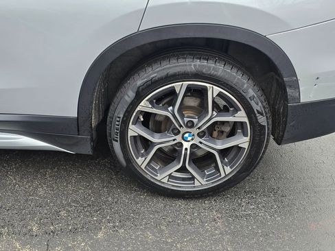 Used 2021 BMW X1 xDrive28i AWD/4WD image 3