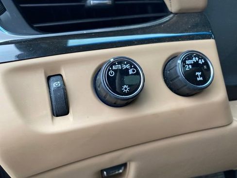 Used 2020 Cadillac Escalade Platinum AWD/4WD image 21