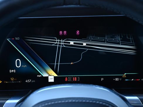 Certified 2024 BMW 760i xDrive w/ Executive Package image 15