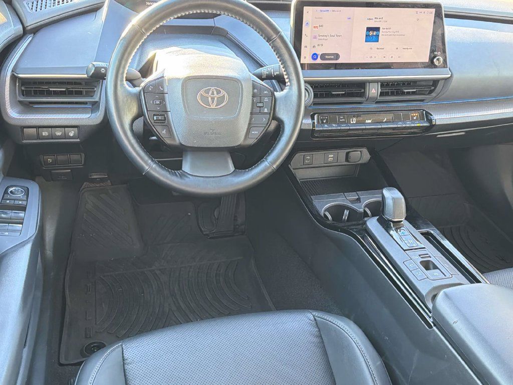 Used 2024 Toyota Prius XLE AWD/4WD image 11
