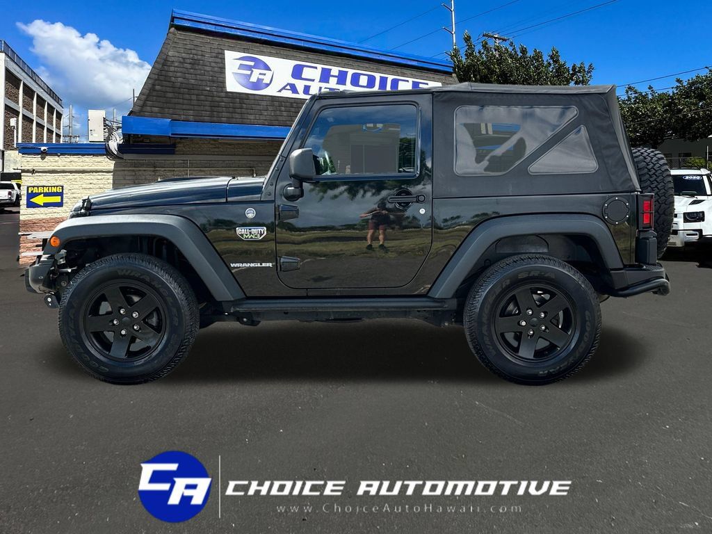 Used 2012 Jeep Wrangler Rubicon AWD/4WD image 3