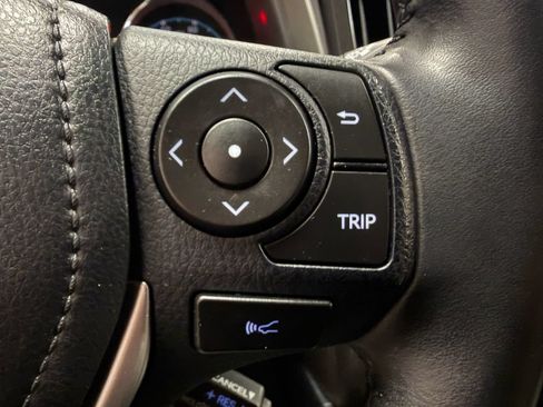 Used 2018 Toyota RAV4 Limited AWD/4WD image 11