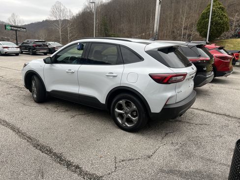 Used 2025 Ford Escape ST-Line w/ Tech Pack #1 AWD/4WD image 5