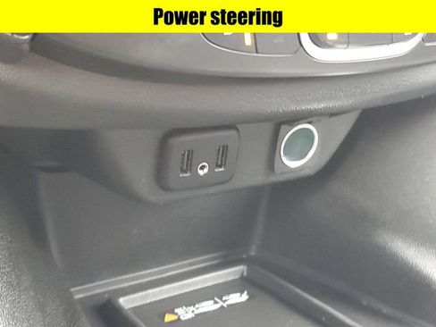 Used 2023 Chevrolet Traverse LT image 20