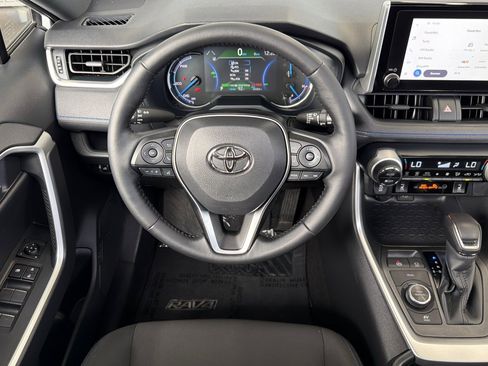 Certified 2025 Toyota RAV4 SE w/ Convenience Package AWD/4WD image 13