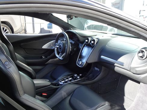 Used 2023 McLaren GT image 17