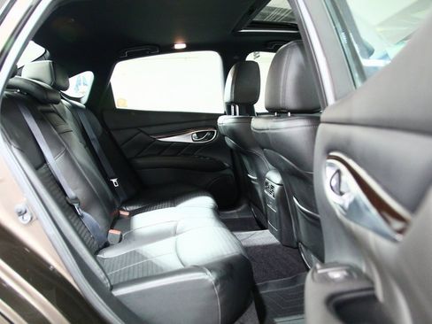 Used 2016 INFINITI Q70 3.7 w/ Sport Package image 26