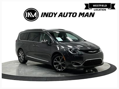 Used 2019 Chrysler Pacifica Limited w/ Tire & Wheel Group