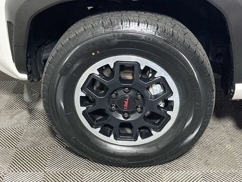 Certified 2025 Toyota 4Runner TRD Off-Road AWD/4WD image 25