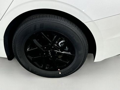 New 2025 Kia K5 LXS image 11