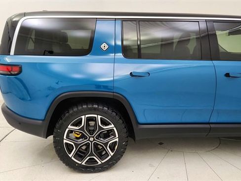 Used 2024 Rivian R1S Launch Edition image 12