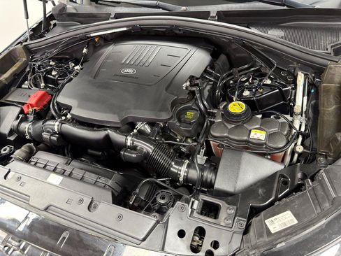 Used 2018 Land Rover Range Rover Velar AWD/4WD image 36