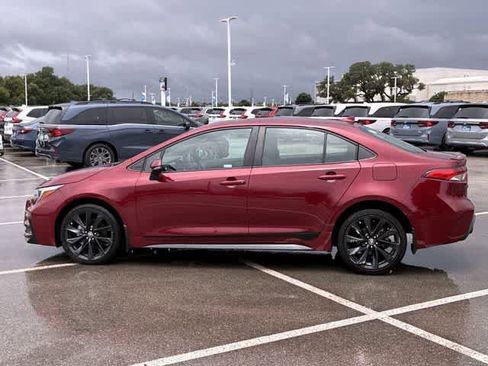 Used 2024 Toyota Corolla SE FWD image 3
