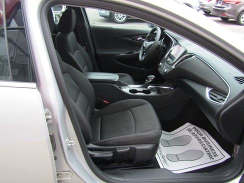 Used 2021 Chevrolet Malibu LT FWD image 11