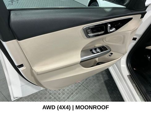 Used 2024 Mercedes-Benz C 300 4MATIC Sedan image 34