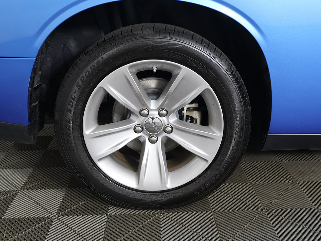 Used 2023 Dodge Challenger SXT RWD image 18