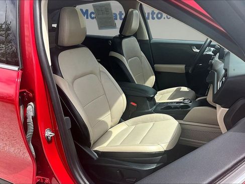 Used 2020 Ford Escape Titanium w/ Titanium Premium Package 2.0 AWD/4WD image 29