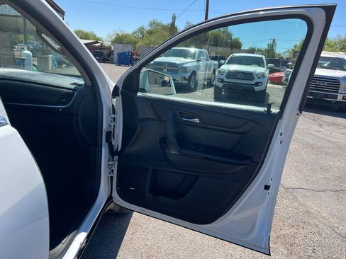 Used 2016 Chevrolet Traverse LT FWD image 38