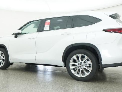 New 2026 Toyota Highlander Limited AWD/4WD image 20