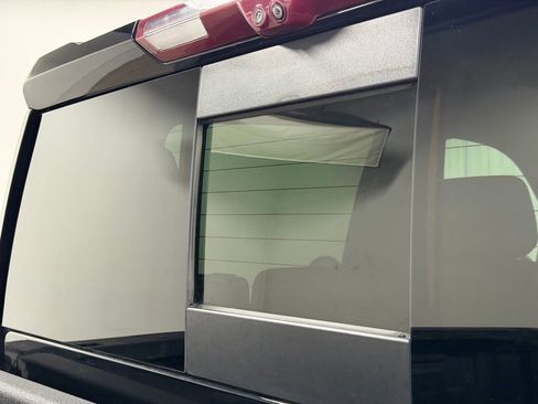 Certified 2022 GMC Sierra 2500 AT4 w/ AT4 Premium Plus Package image 19