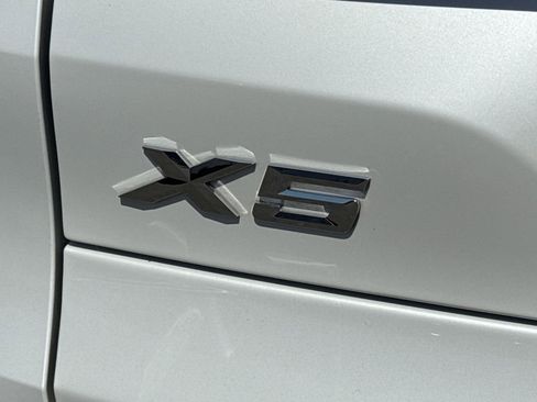 Certified 2024 BMW X5 xDrive50e w/ Premium Package AWD/4WD image 11