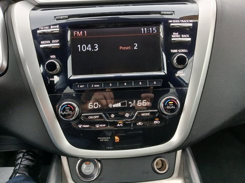 Used 2017 Nissan Murano S image 20