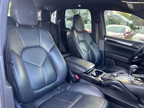 Used 2016 Porsche Cayenne image 13