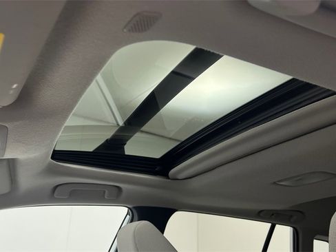 Certified 2022 Toyota Corolla Cross LE image 19