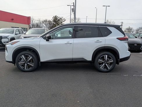 New 2025 Nissan Rogue SL w/ Tech Package AWD/4WD image 4