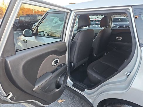 Used 2019 Kia Soul image 23