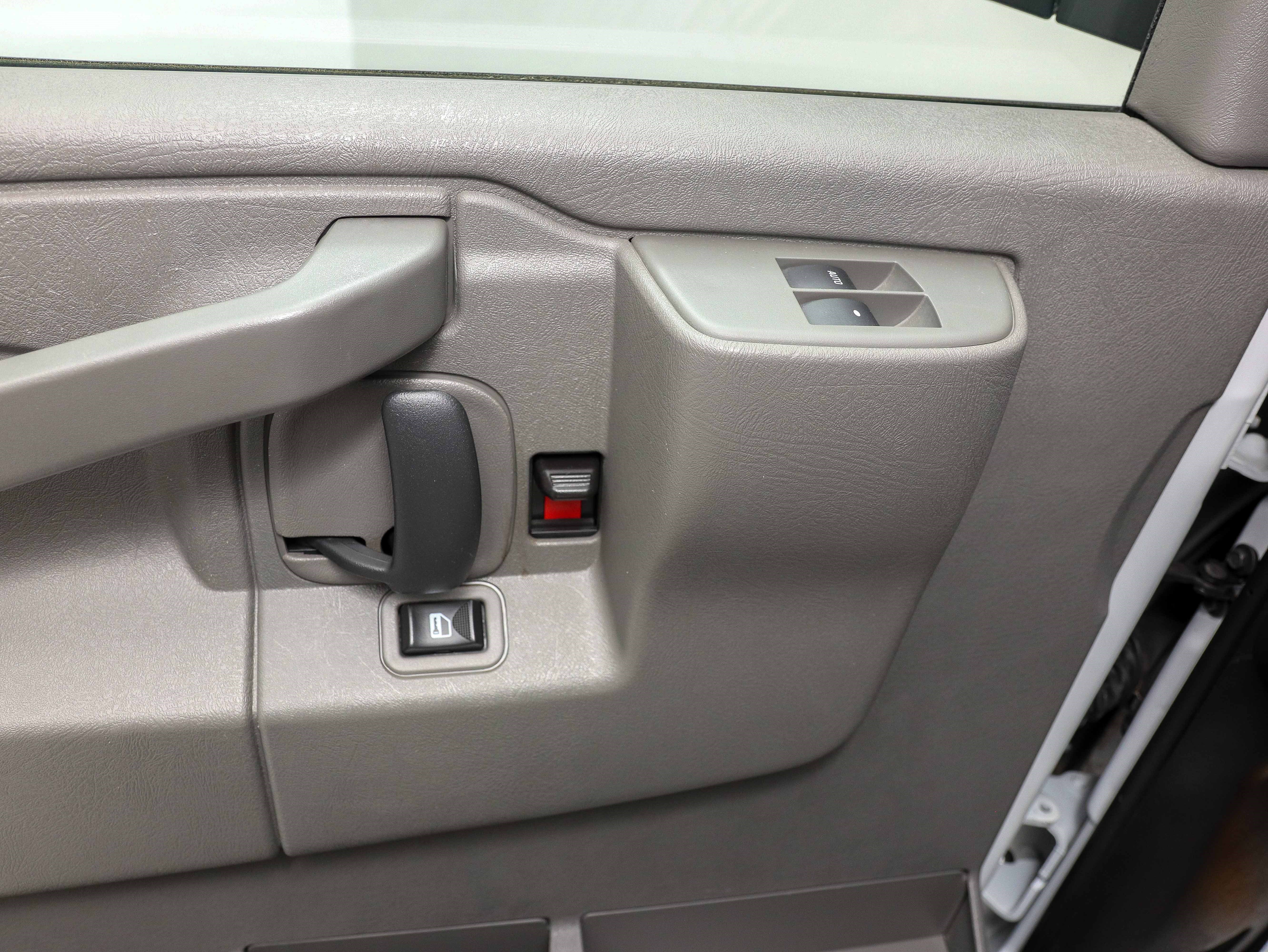 Used 2019 Chevrolet Express 3500 LS RWD image 22