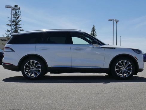 Used 2025 Lincoln Aviator Reserve w/ Illumination Package RWD image 12