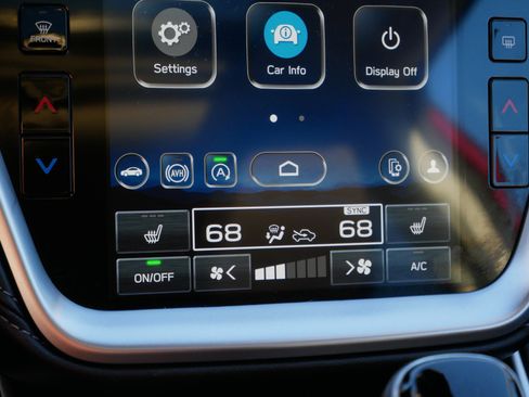 Certified 2025 Subaru Outback Premium image 23