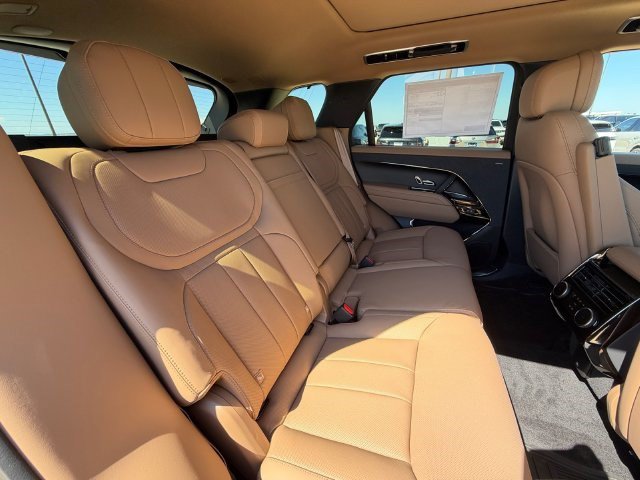 New 2027 Land Rover Range Rover Sport SE AWD/4WD image 17