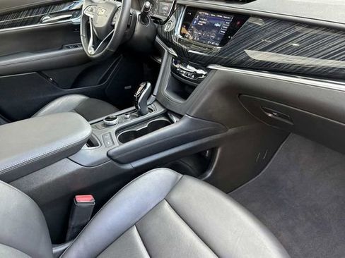 Certified 2025 Cadillac XT6 Premium Luxury image 17