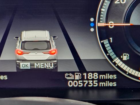 Used 2024 Mitsubishi Outlander SEL image 42